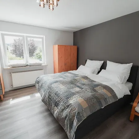 Julia's Mosel Tony *