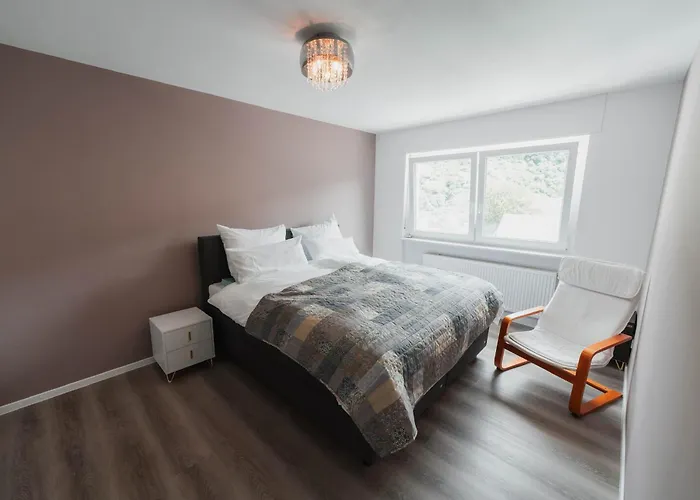 Julia's Mosel Tony *